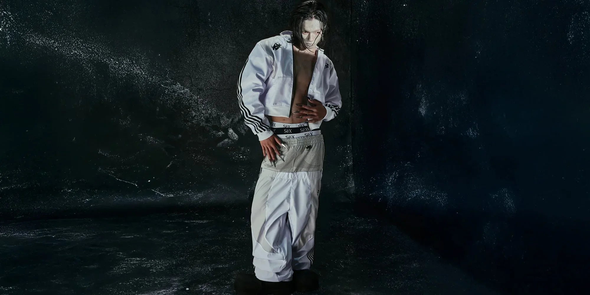 COZY WORLDWIDE - VENTURER