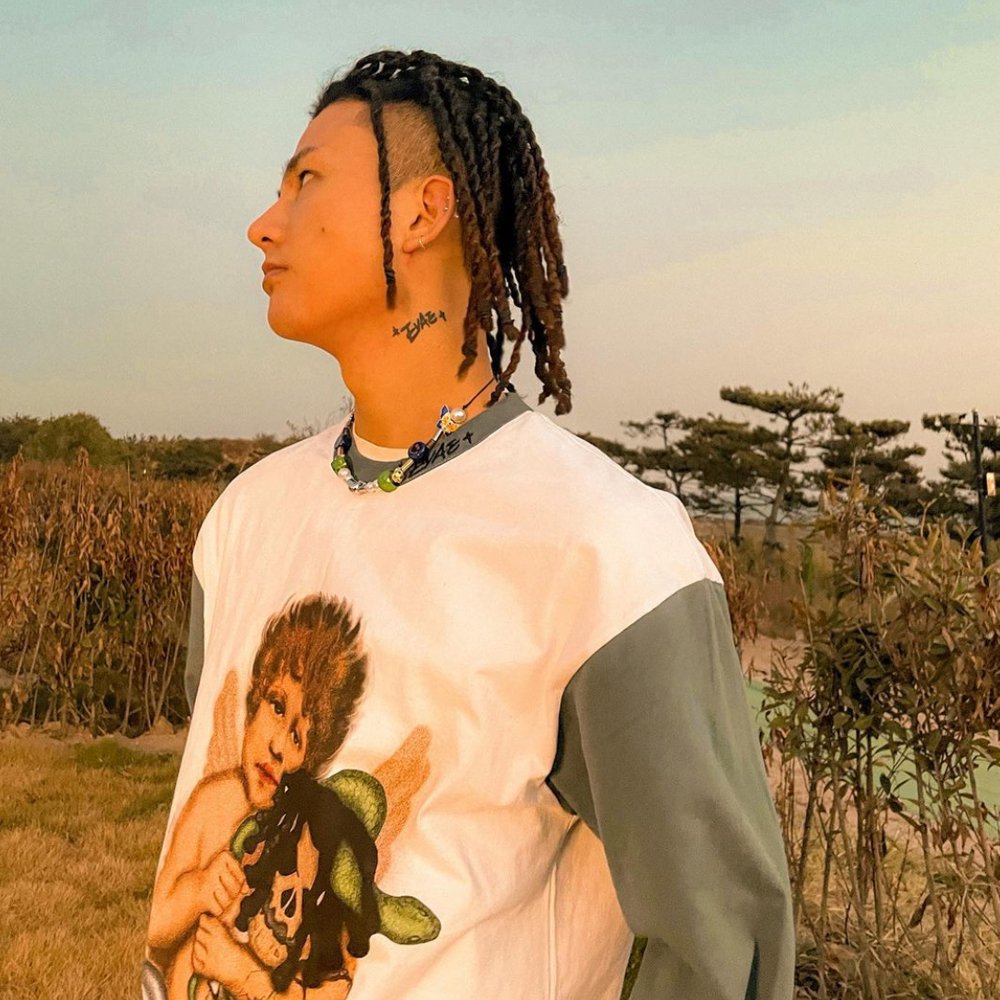 EVAE Smiley Pearl Necklace