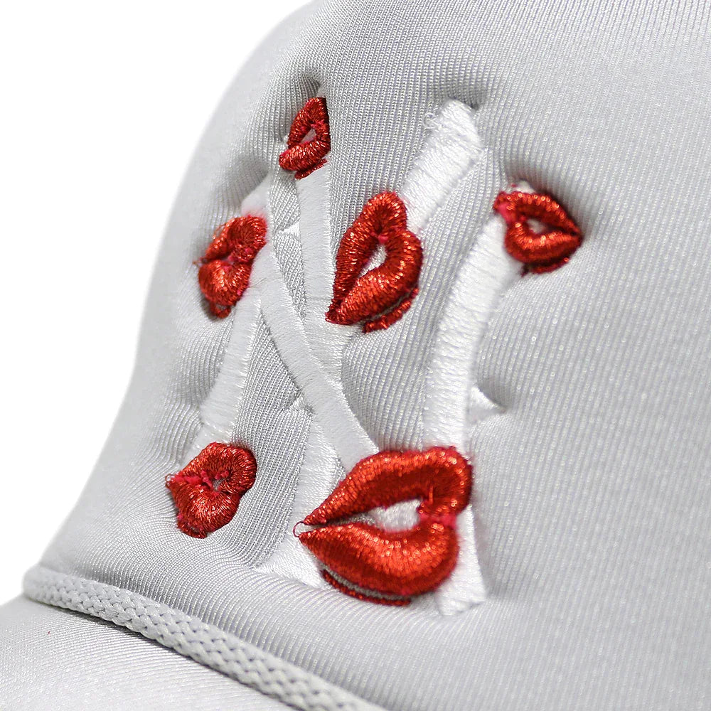 NY Is Kissing Me Trucker Hat - LA ROPA - VENTURER