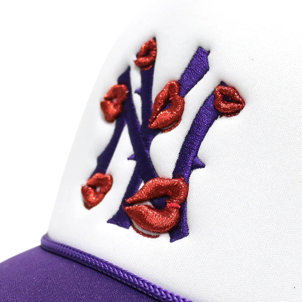 NY Is Kissing Me Trucker Hat - LA ROPA - VENTURER