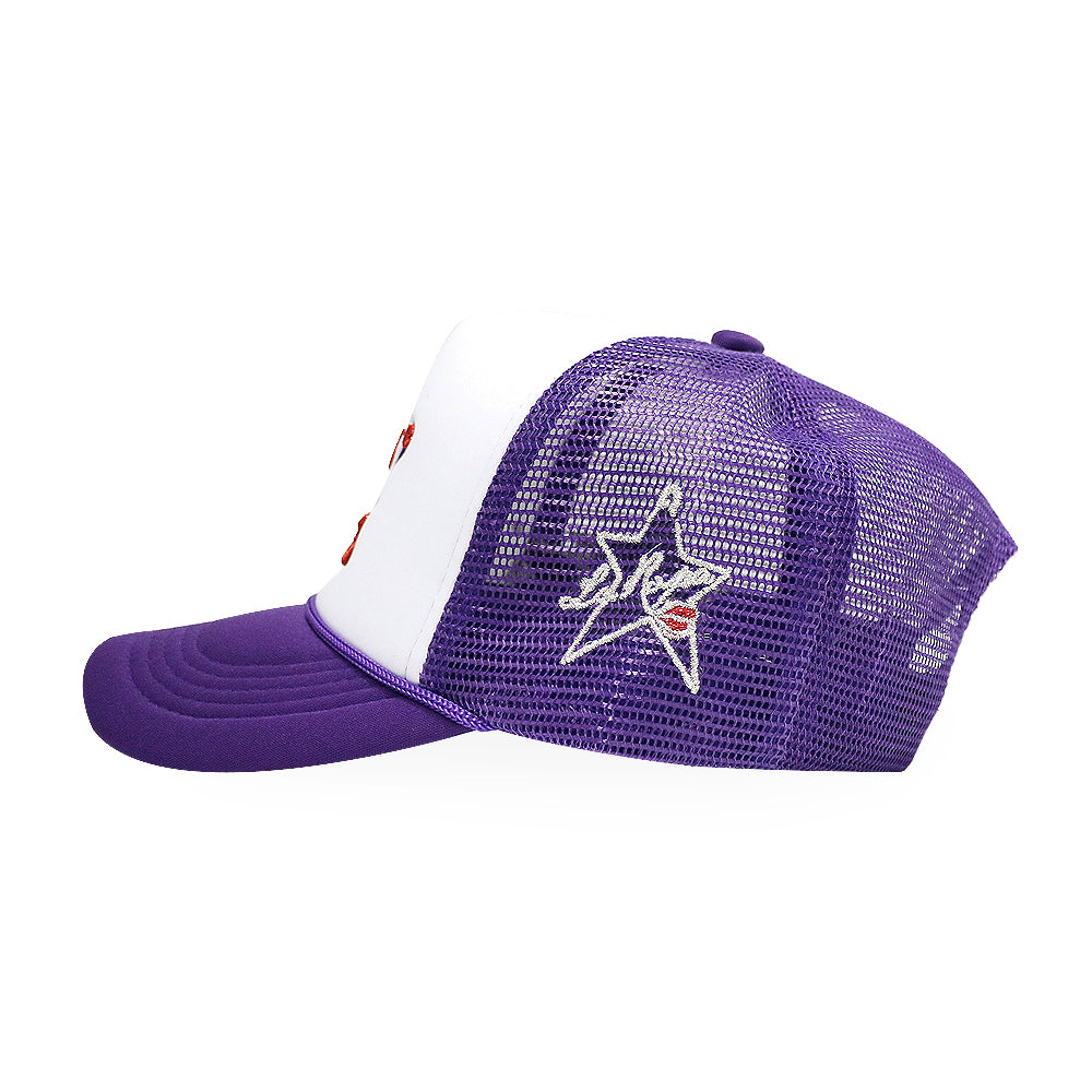 NY Is Kissing Me Trucker Hat - LA ROPA - VENTURER