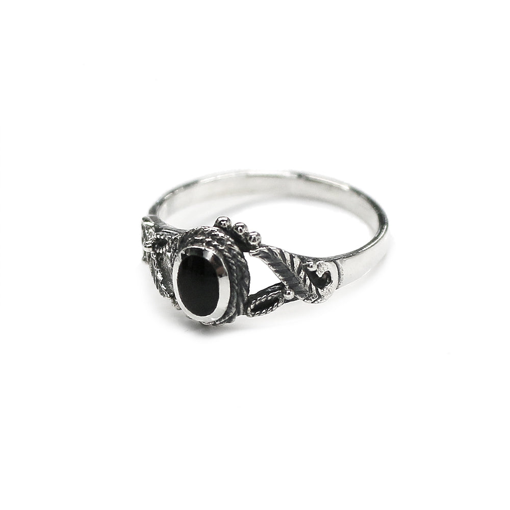 Onyx Laurel Ring