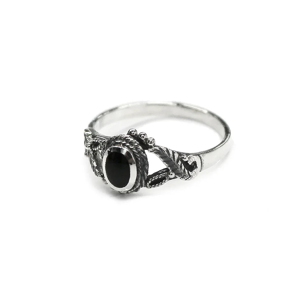 Onyx Laurel Ring - THE SILVER STONE - VENTURER