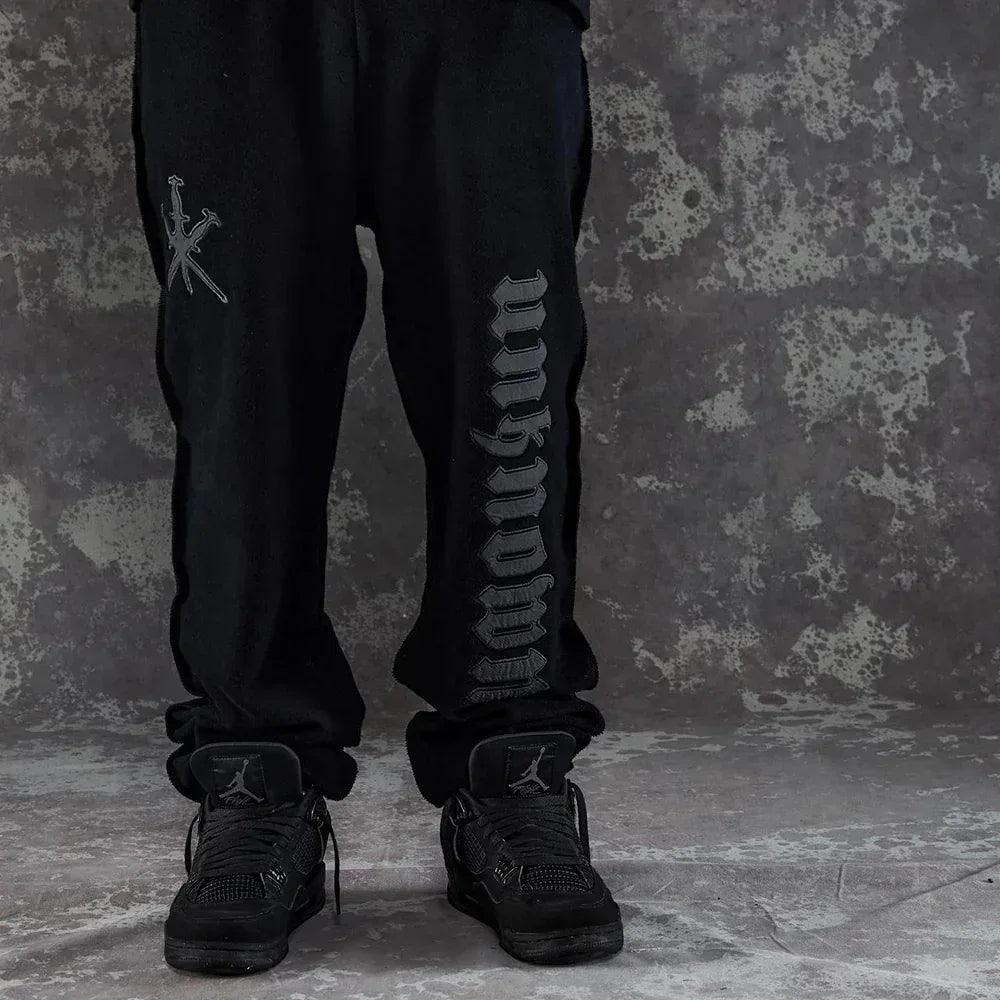 Puff Print Dagger Joggers - UNKNOWN LONDON - VENTURER