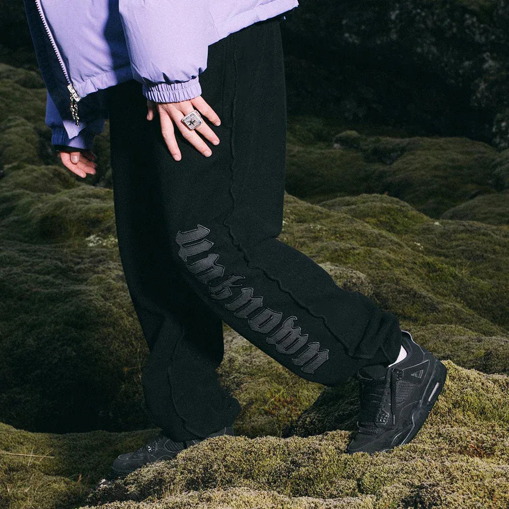 Puff Print Dagger Joggers - UNKNOWN LONDON - VENTURER