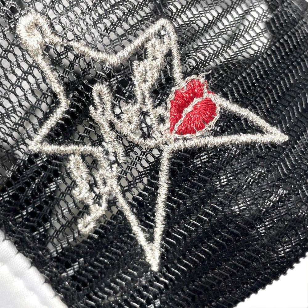 NY Is Kissing Me Trucker Hat - LA ROPA - VENTURER