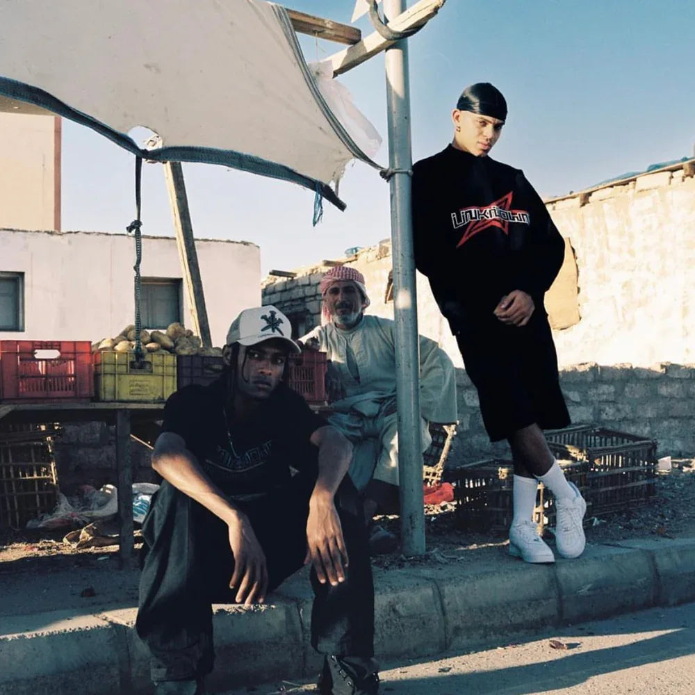 Distressed Logo Knit - UNKNOWN LONDON - VENTURER