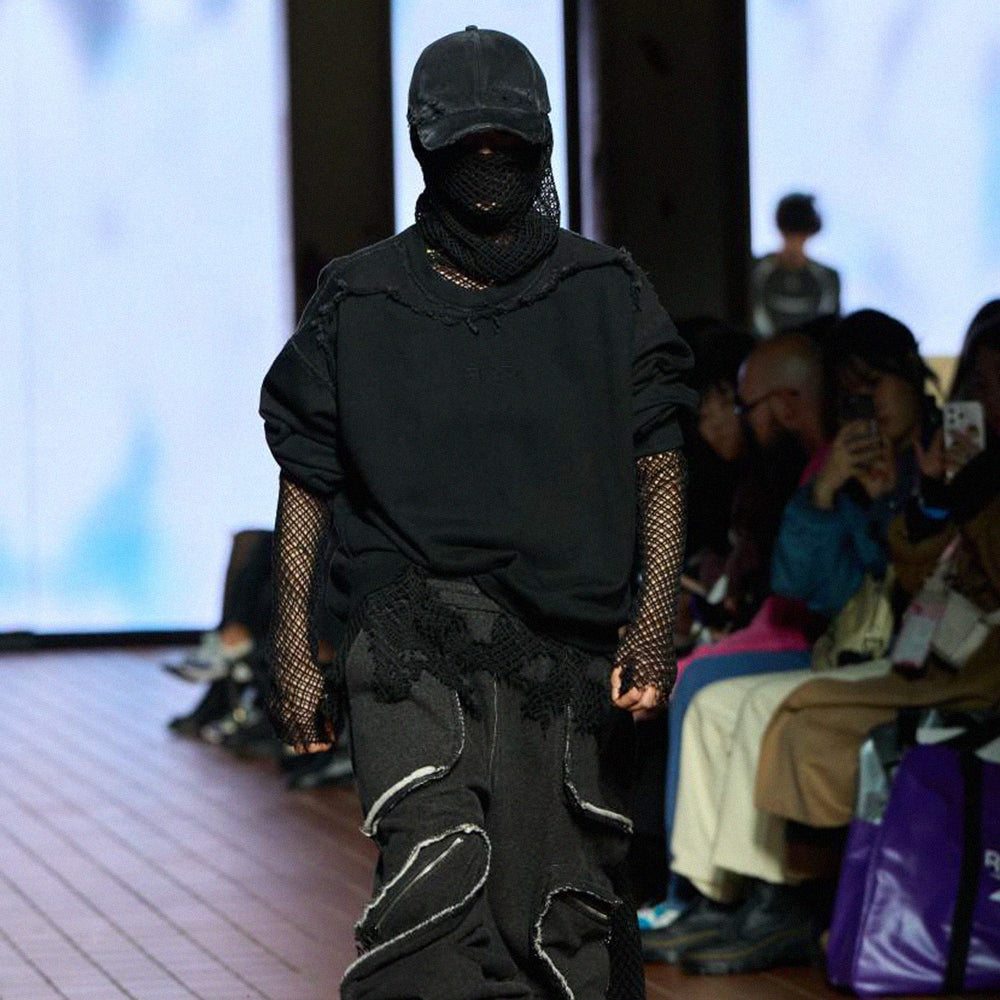 Raw Cut Neck Detailed Sweatshirt