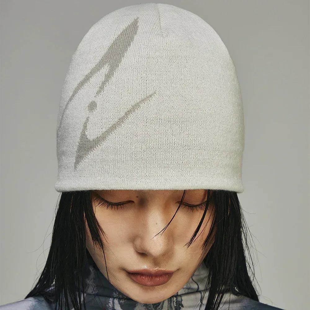 Curved Logo Beanie - BLR BLUER - VENTURER