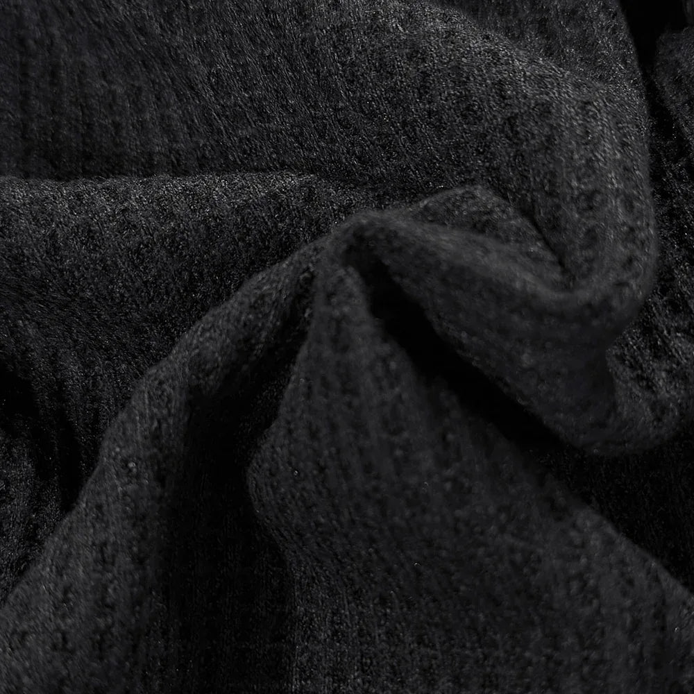 Logo Emb Henry Neck - LAST NEST - VENTURER