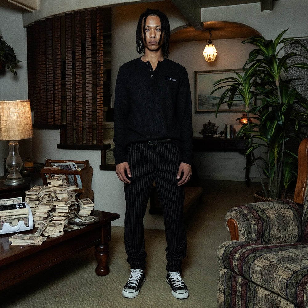 Logo Embed Henry Neck