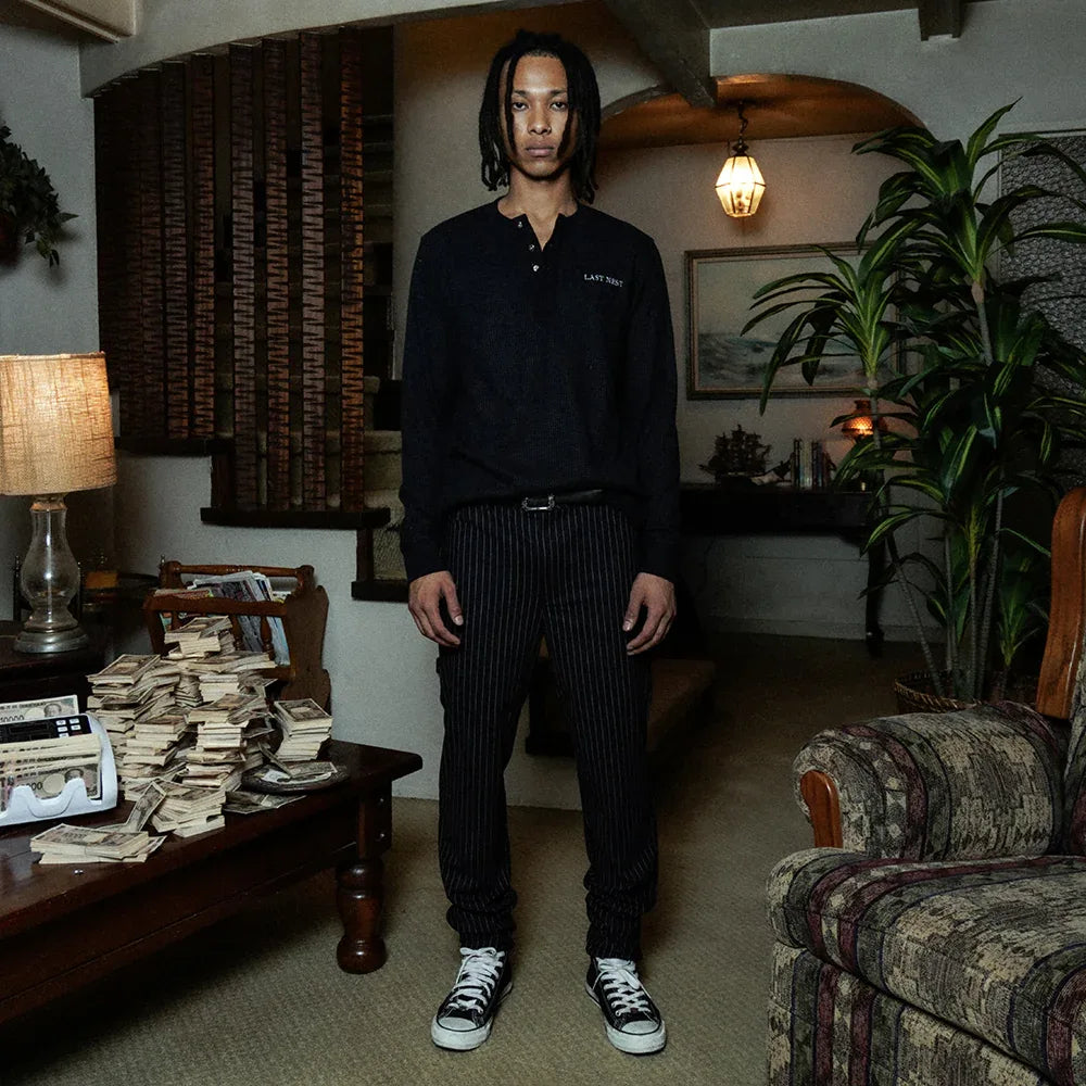 Logo Emb Henry Neck - LAST NEST - VENTURER