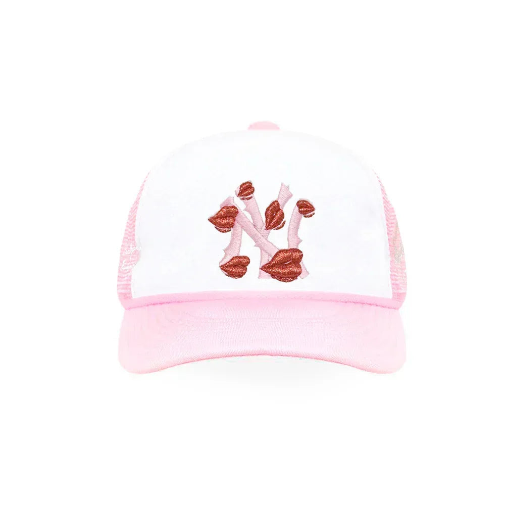 NY Is Kissing Me Trucker Hat - LA ROPA - VENTURER