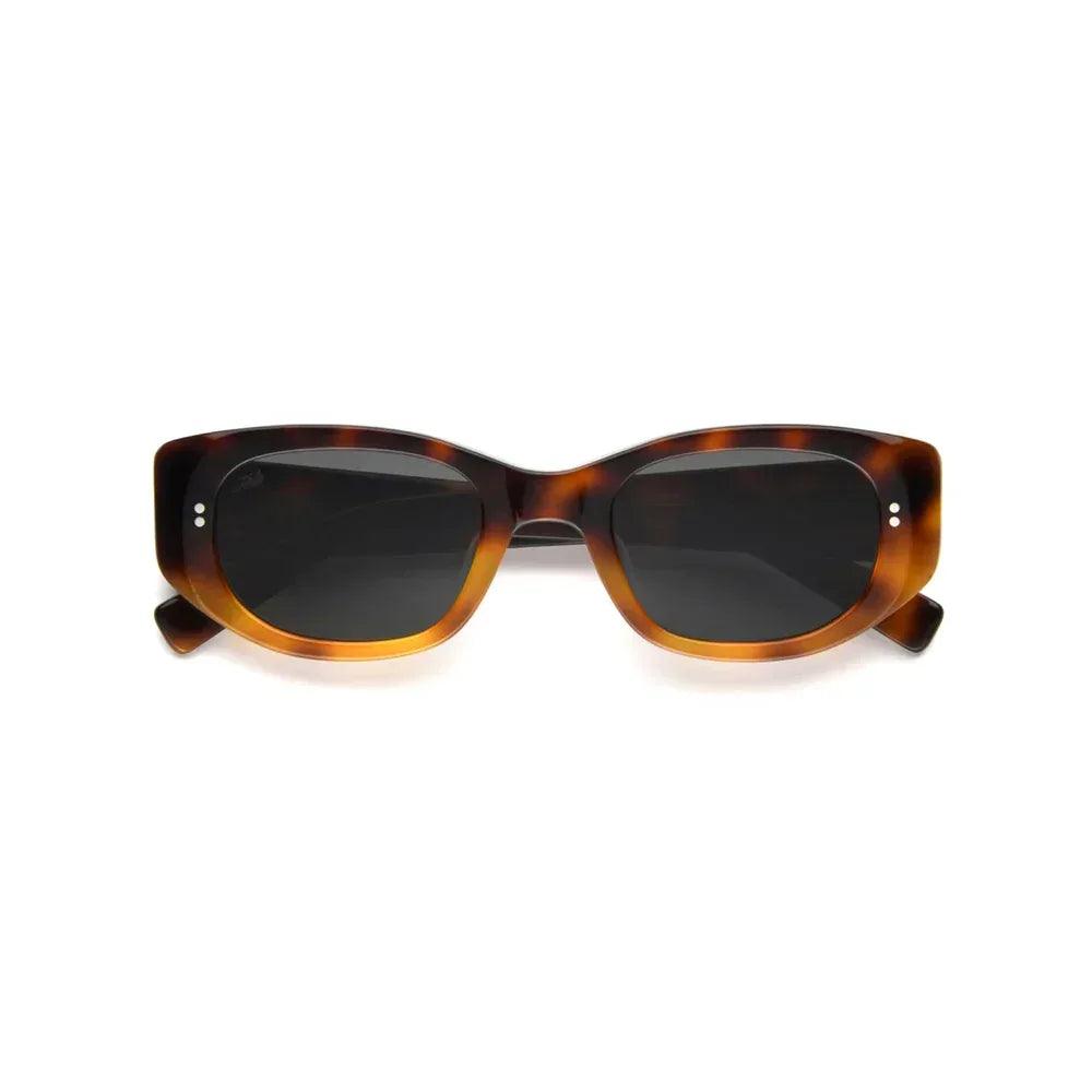 AKILA LA (アキラ・エルエー) 商品ページ - Silvia Sunglasses
