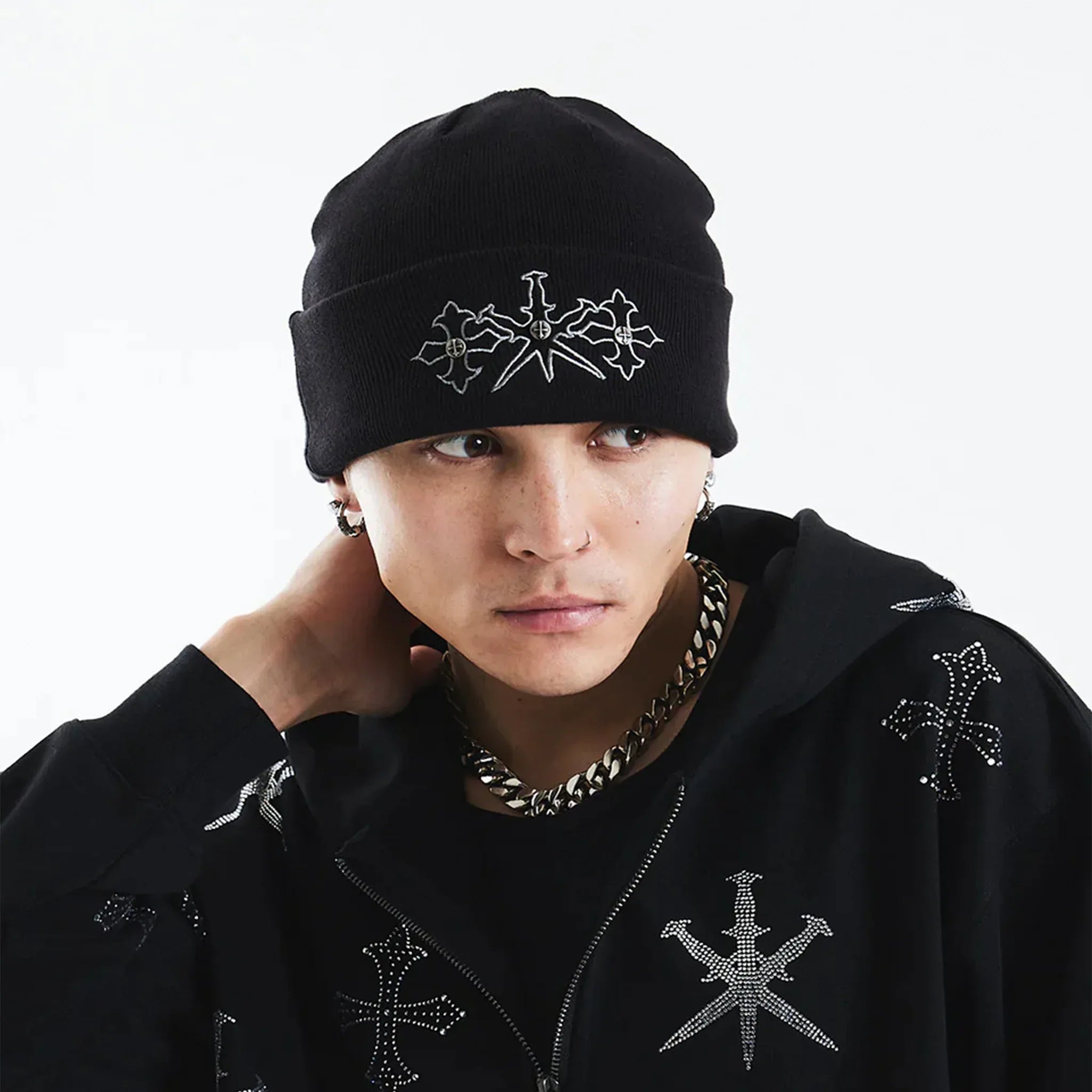 Dagger Cross Embroidery Beanie - UNKNOWN LONDON - VENTURER