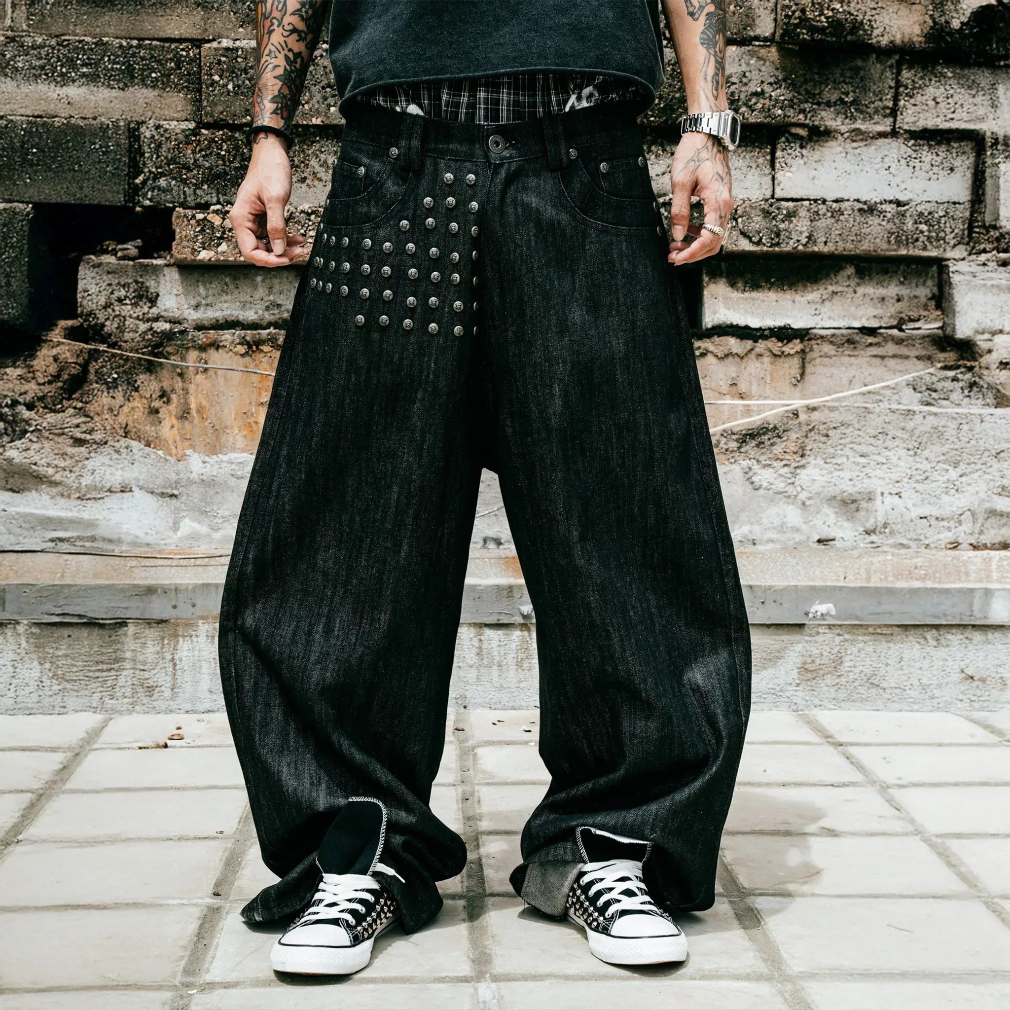 Devlin Distressed Baggy Denims - ThoughtWeFriends - VENTURER