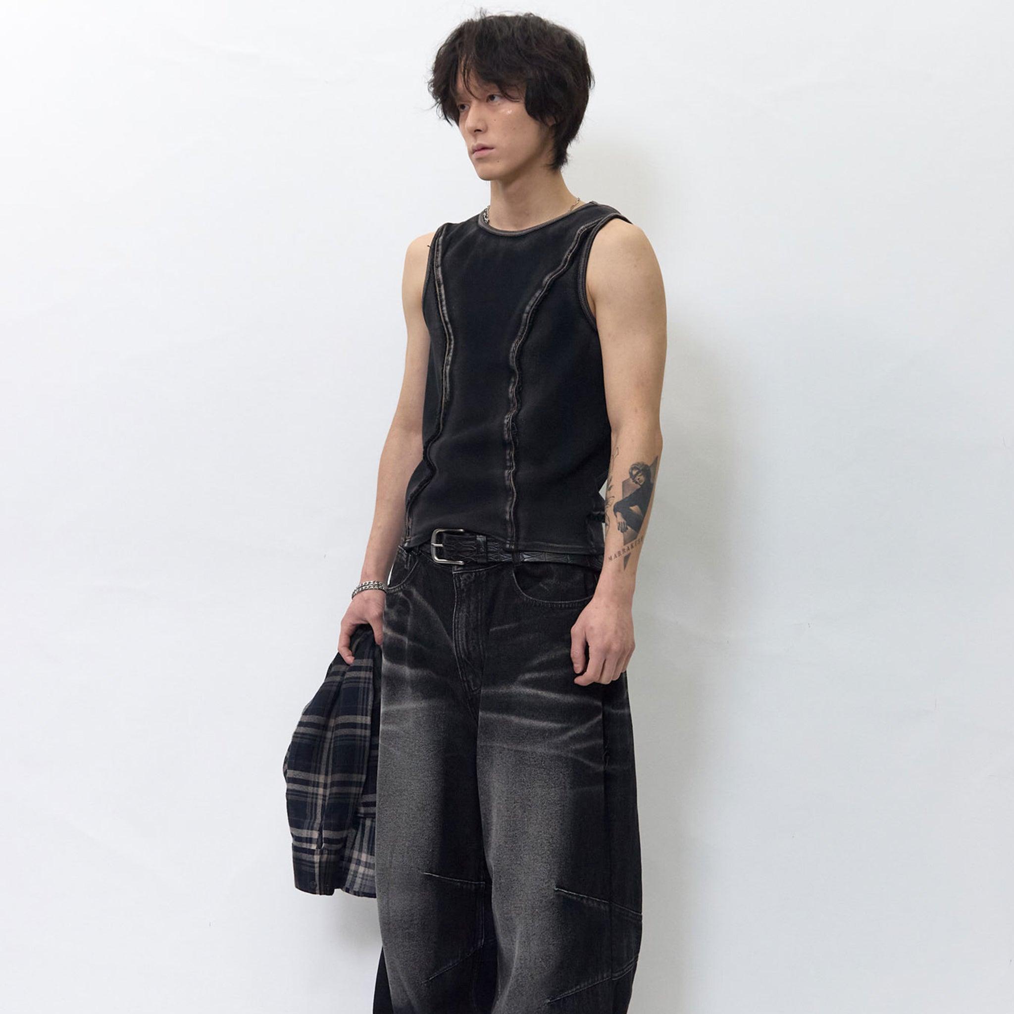 Line Cut Sleeveless