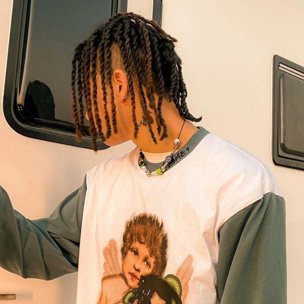 EVAE Smiley Pearl Necklace