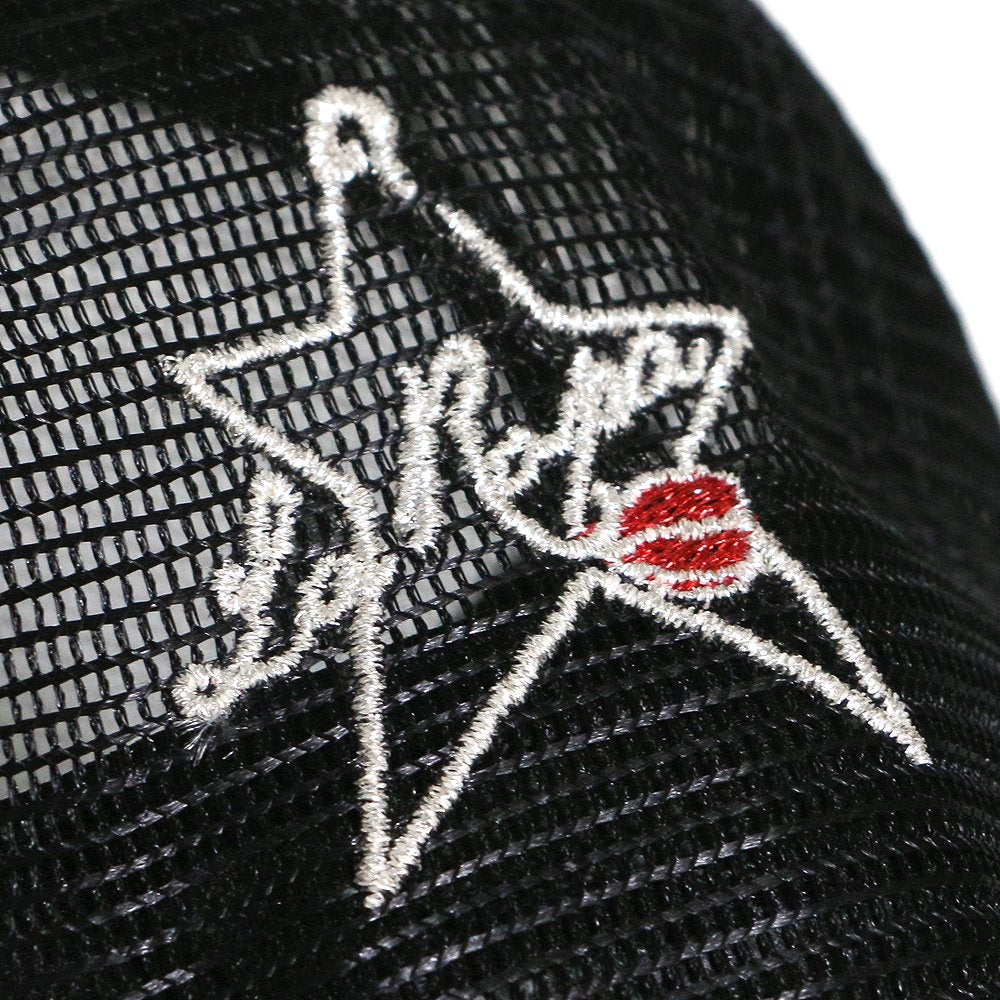 NY Is Kissing Me Trucker Hat