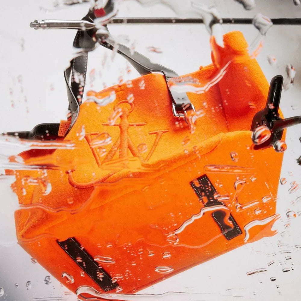 JW ANDERSON(ジェイ ダブリュー アンダーソン)商品ページ - Belt Tote