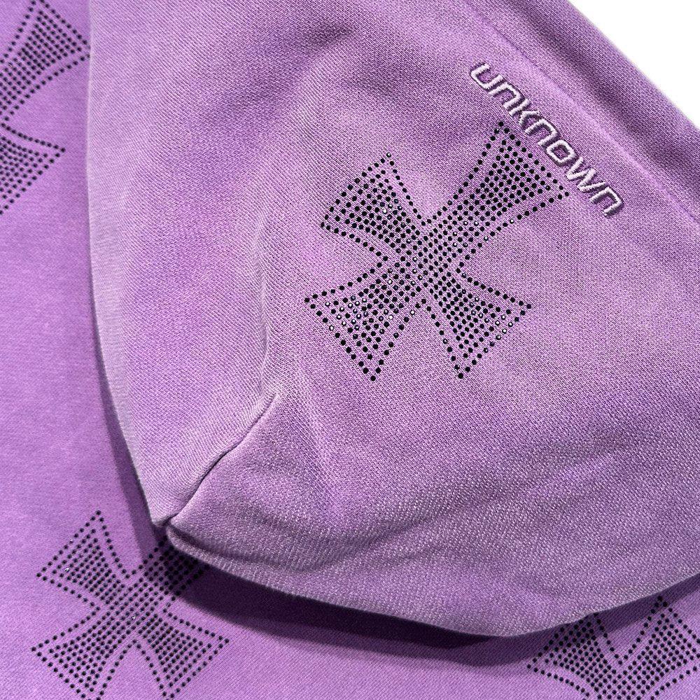 UNKNOWN LONDクロスラインストーンジップアップパーカパープル UNKNOWN LONDON(アンノウン・ロンドン)商品ページ - Cross Rhinestone