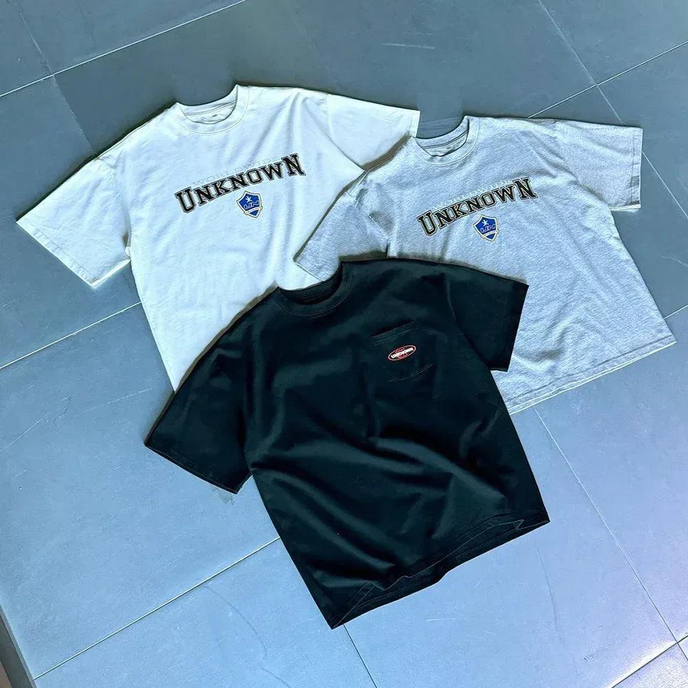 UNKNOWN LONDON(アンノウン・ロンドン)商品ページ - White College Tee