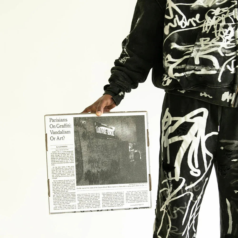 NOUBLIE PAS(ヌーブリーポー) 商品ページ - Graffiti Zip-Up Hoodie