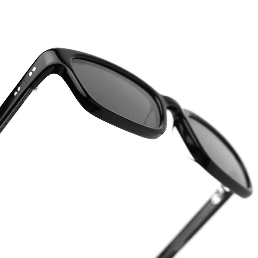 AKILA LA (アキラ・エルエー) 商品ページ - Trivia Sunglasses - Black