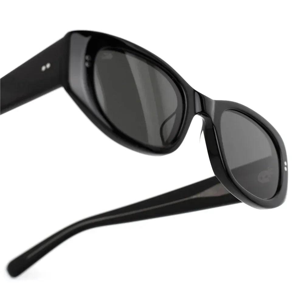 AKILA LA (アキラ・エルエー) 商品ページ - Silvia Sunglasses - Black