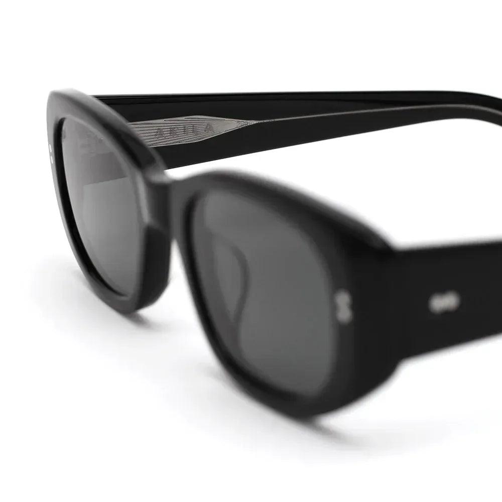 AKILA LA (アキラ・エルエー) 商品ページ - Silvia Sunglasses - Black