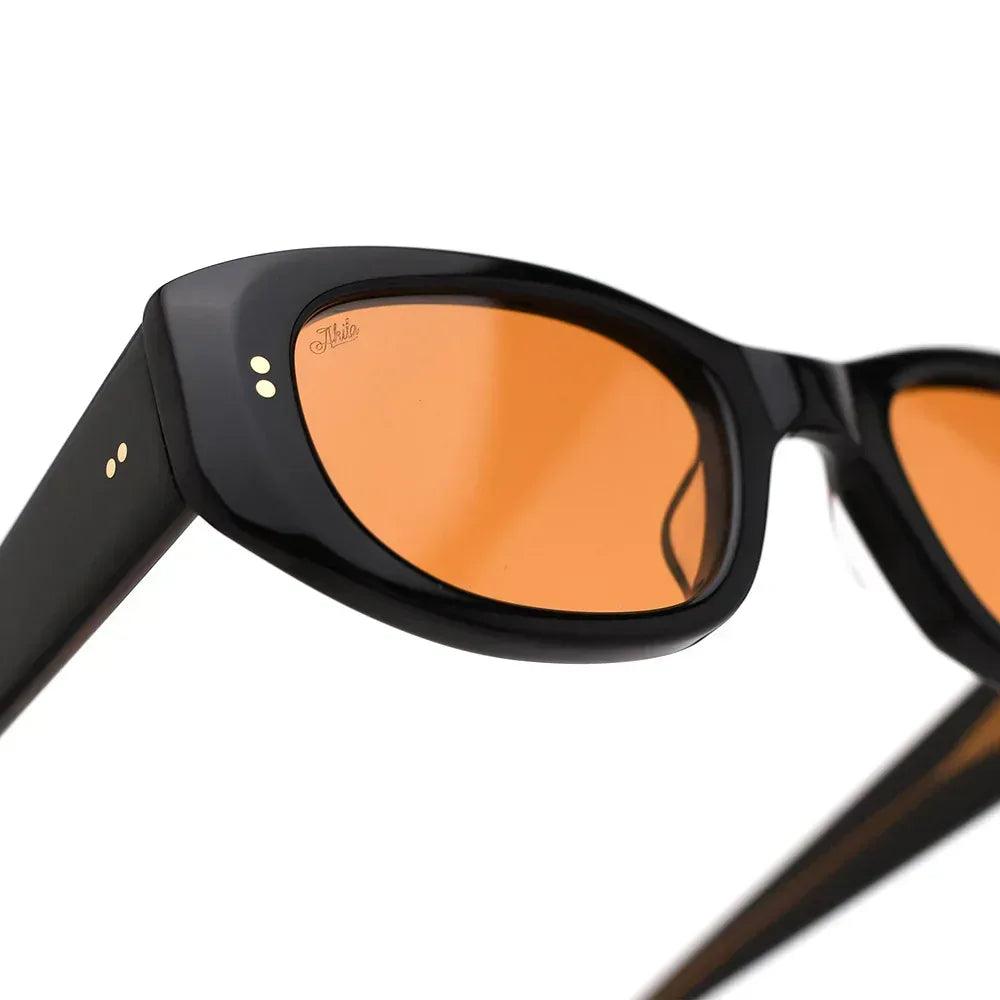 AKILA LA (アキラ・エルエー) 商品ページ - Silvia Sunglasses - Black