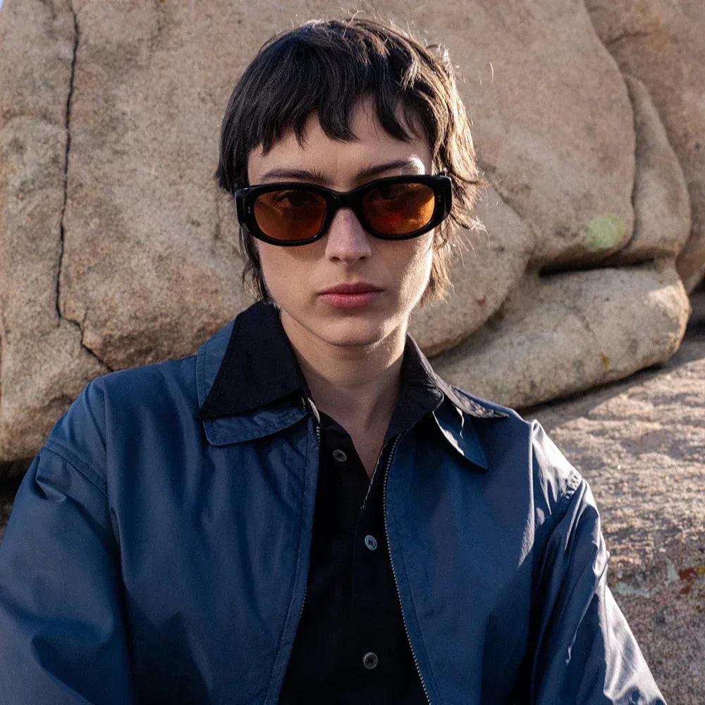 AKILA LA (アキラ・エルエー) 商品ページ - Silvia Sunglasses - Black