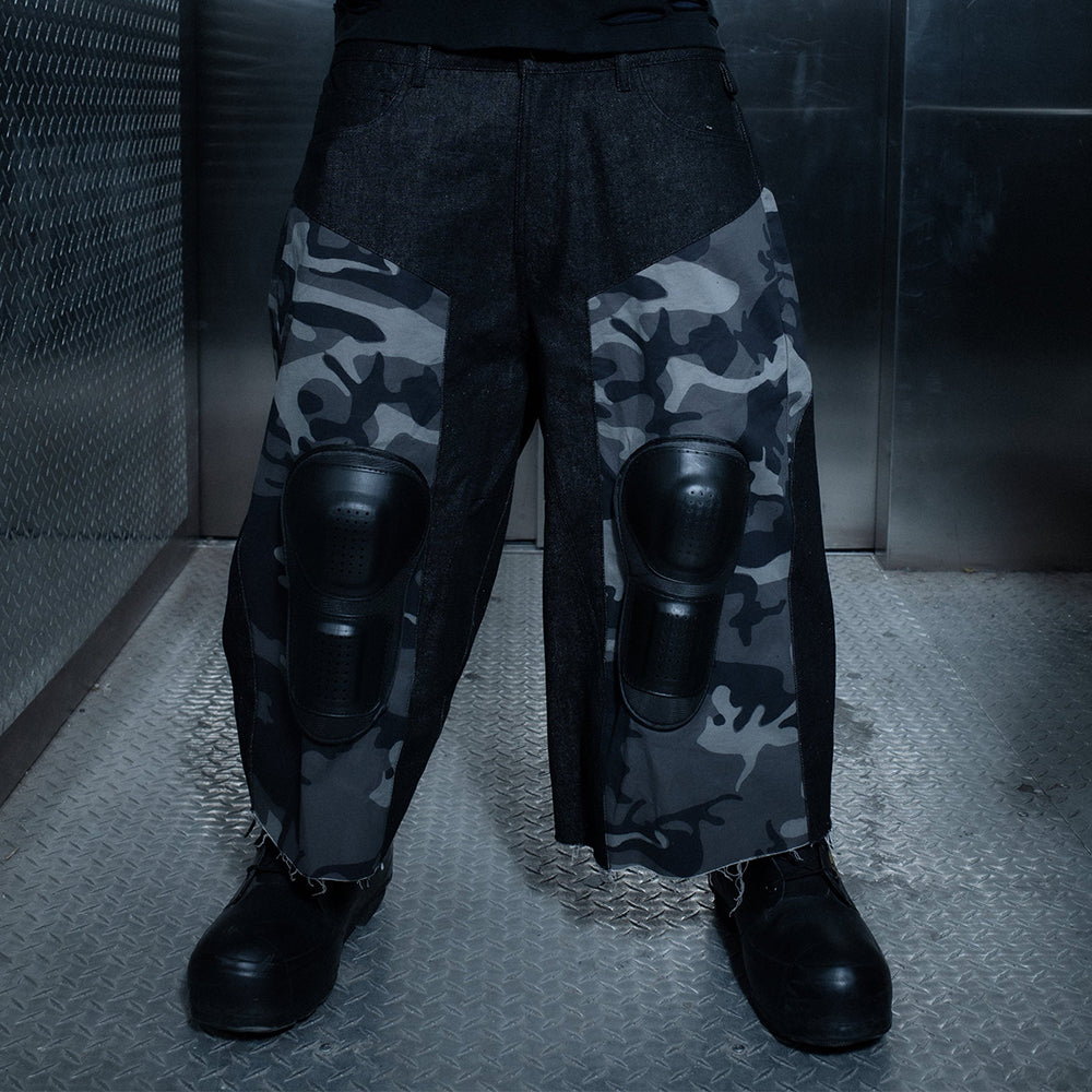 Mudcamo 3/4th Capri Padded Denim