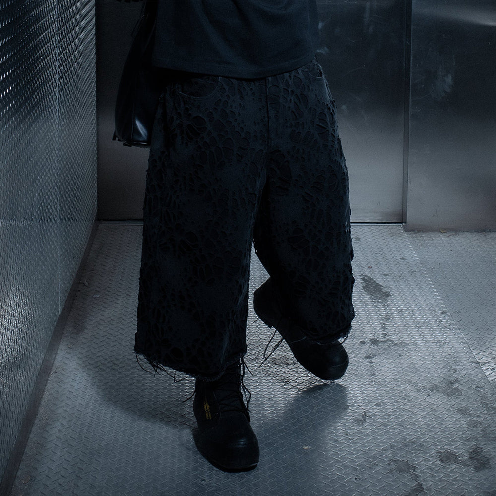 Burnedweb 3/4th Capri Denim