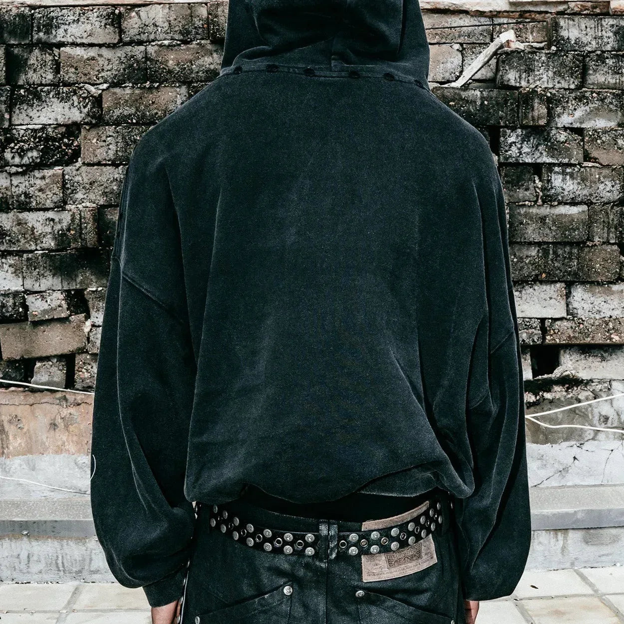 ThoughtWeFriends(ソートウィーフレンズ) 商品ページ - Alis Hoodie