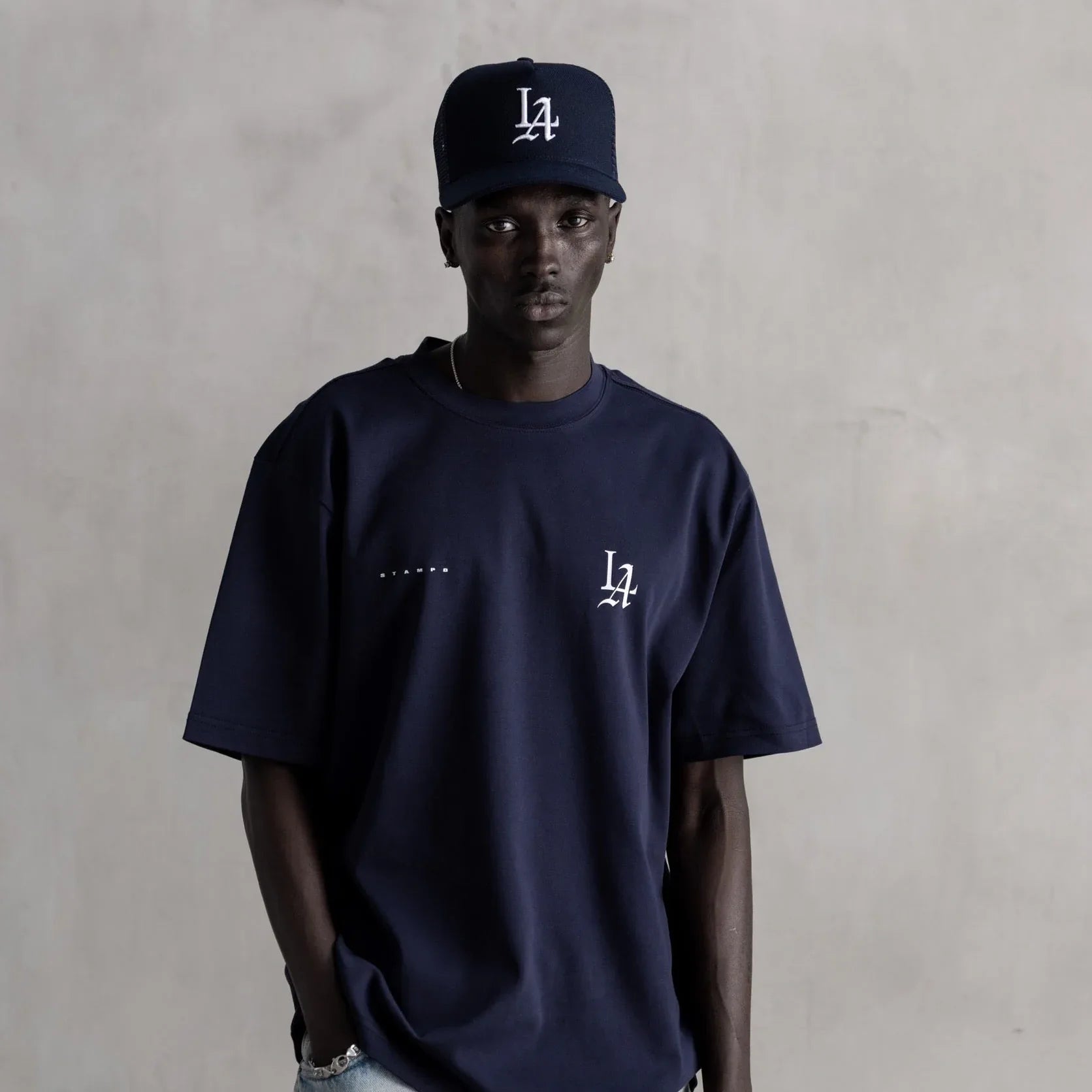 STAMPD(スタンプド)商品ページ - LA 001 93 Relaxed Tee - Navy
