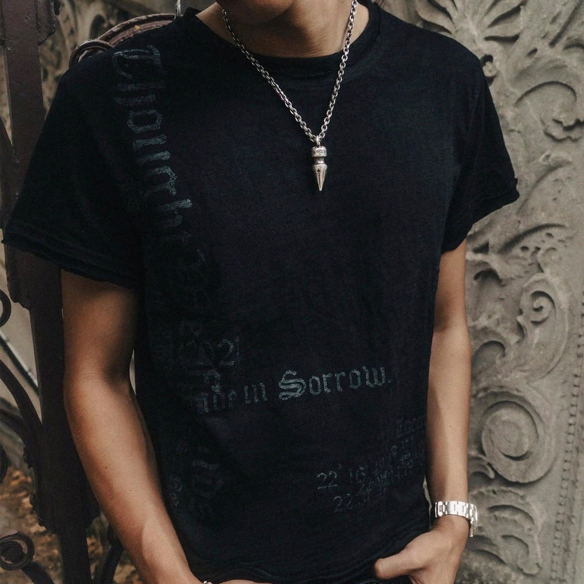 L Raw Hem T-Shirt